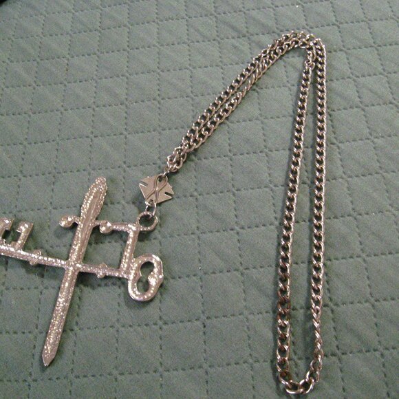 The Knights of Columbus Vintage Large Necklace - Picture 4 of 10